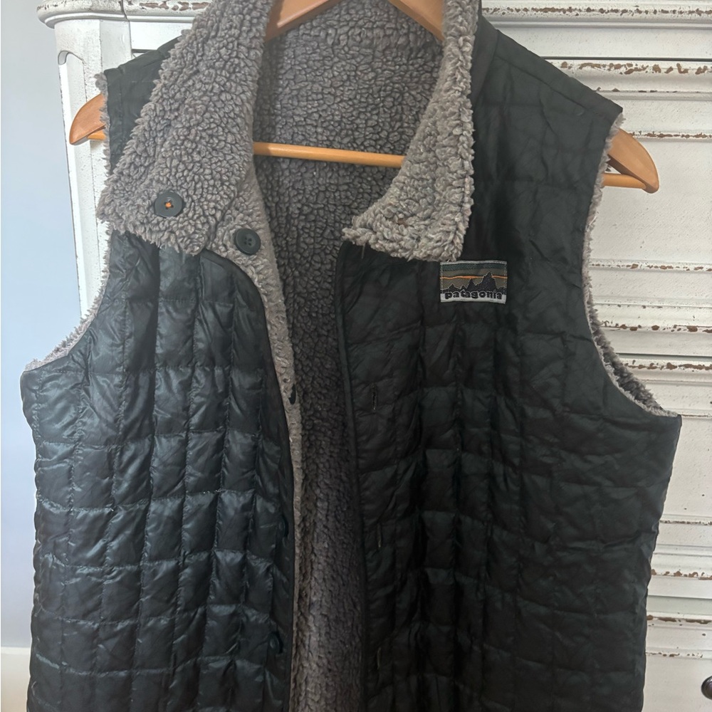 Patagonia Black and Gray Quilted Puffer Vest
